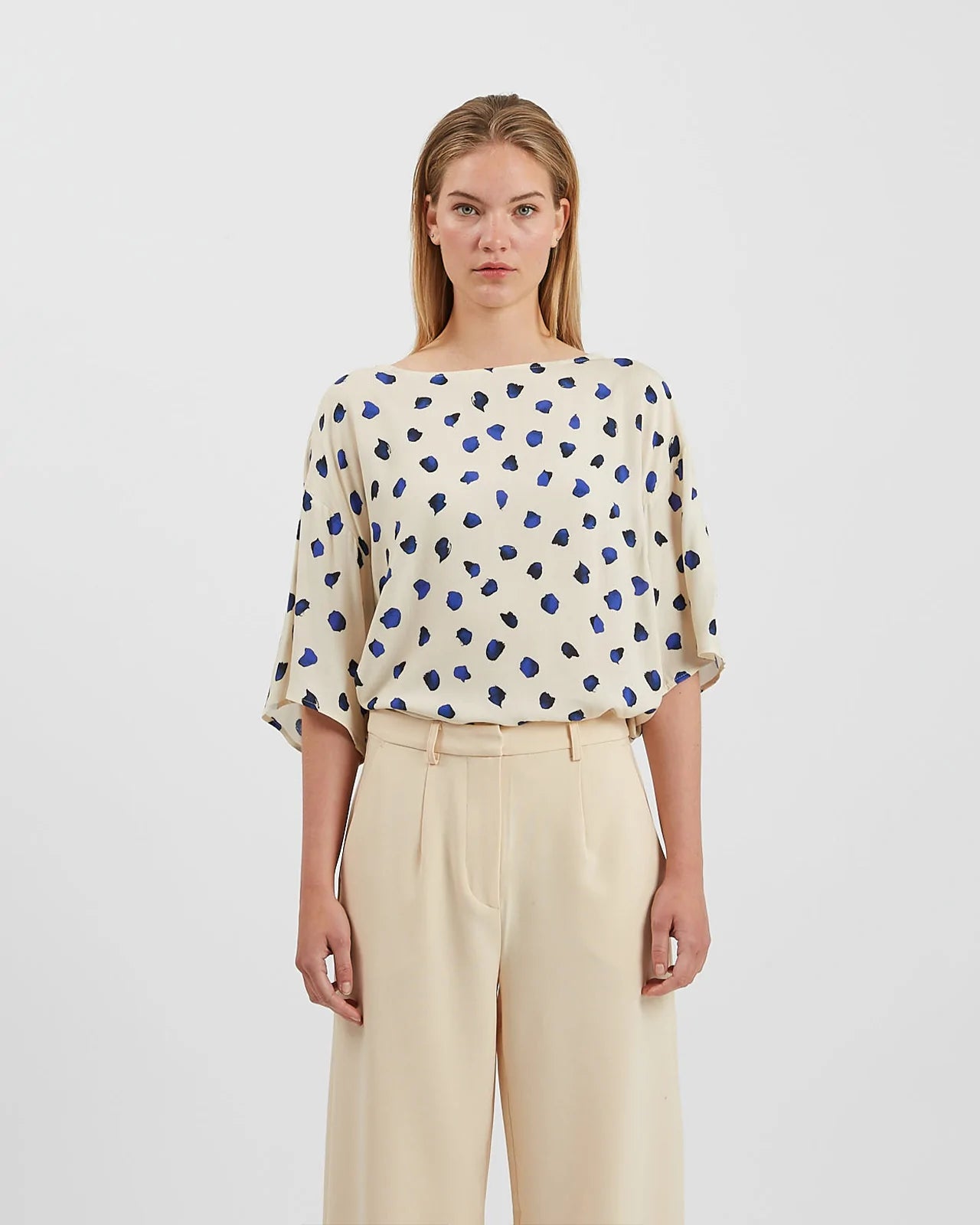 ellaline short sleeved blouse 9273 Elegant Embroidery Blouse
