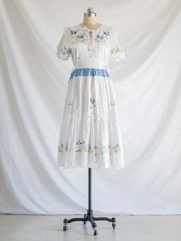 Re-design Upcycled Duck Swan Embroidery White Maxi Dress Fashionable Open-Back Maxi Dress Re-design Upcycled Duck Swan Embroidery White Maxi Dress Fashionable Open-Back Maxi Dress