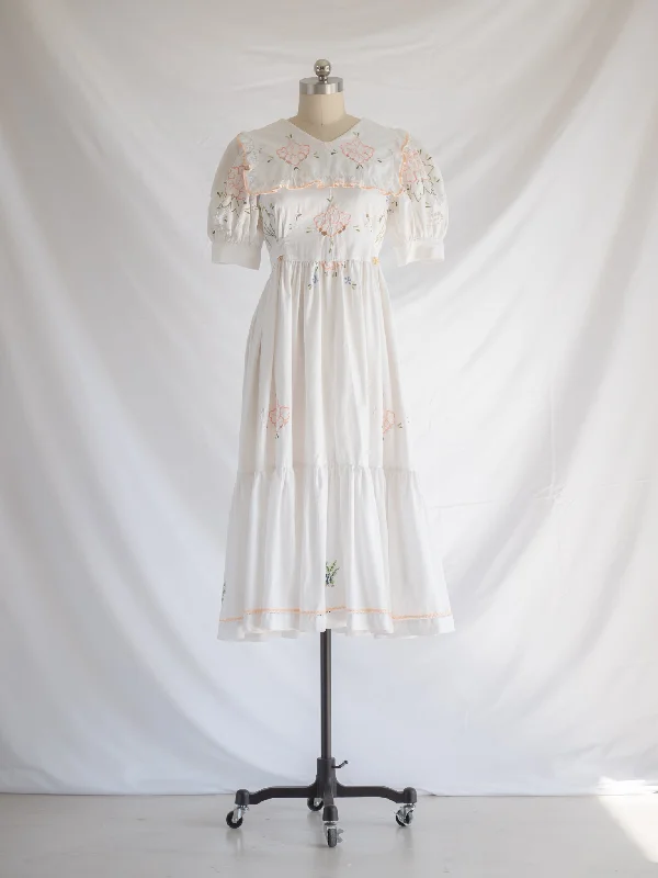 Re-design Upcycled Sunset Rose Orange Embroidery Maxi Dress Fashionable Maxi Dress with Fringe Re-design Upcycled Sunset Rose Orange Embroidery Maxi Dress Fashionable Maxi Dress with Fringe