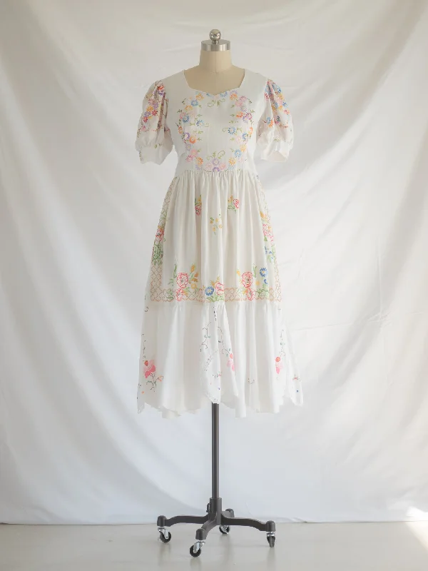 Re-design Upcycled Daisy Sweetheart Neck White Maxi Dress Comfortable Maxi Dress with Belt