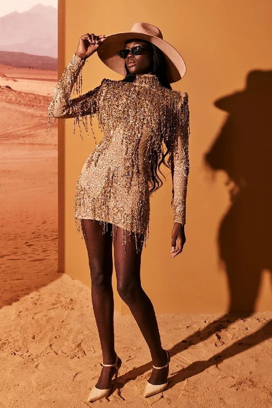 Short tulle dress beaded in sequined fringes