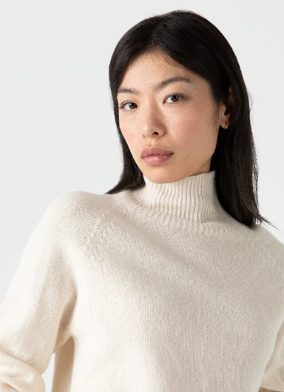 Women's Lambswool Funnel Neck Jumper in Ecru Elasticated Padded Insulated