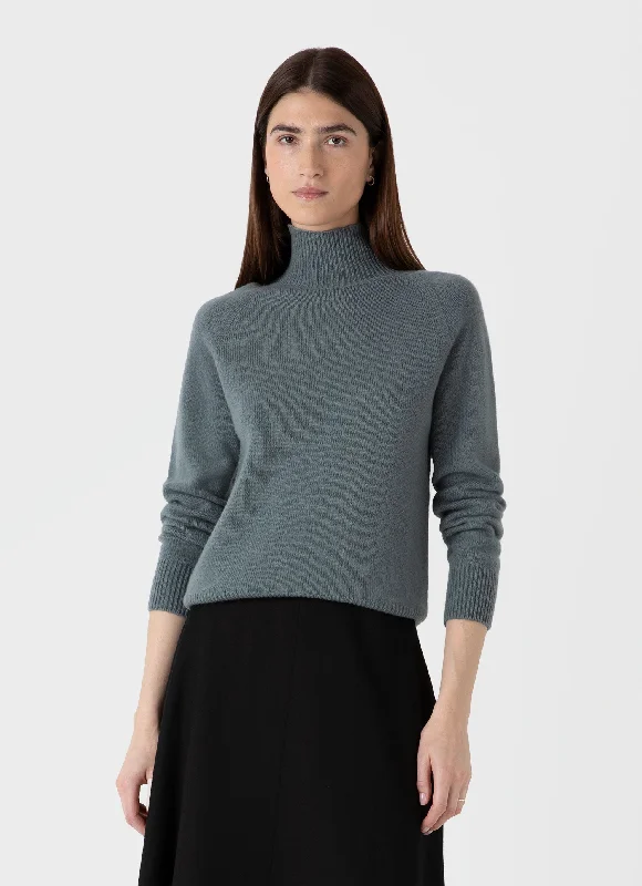 Women's Lambswool Funnel Neck Jumper in Smoke Green Cable Knit Ribbed Knit Lace Knit Women's Lambswool Funnel Neck Jumper in Smoke Green Cable Knit Ribbed Knit Lace Knit