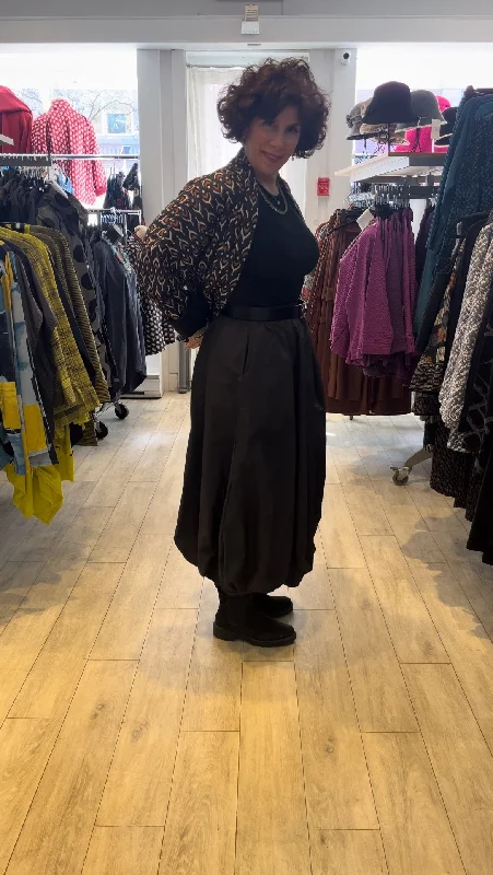 Sisi Fashion, Silvia Balloon skirt with Pockets, Black pleated skirt texture
